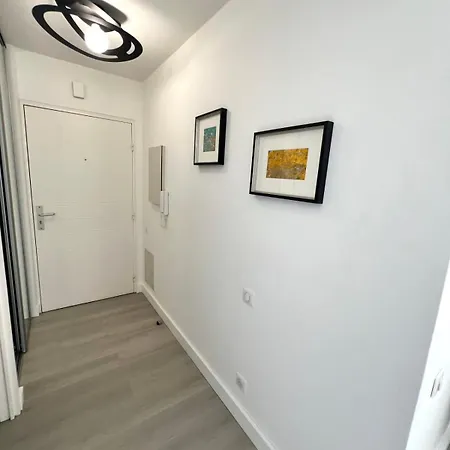 - 4 People - Sea View - Parking - Swimming Pool