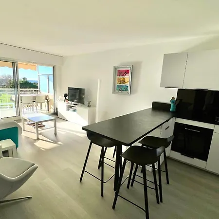 - 4 People - Sea View - Parking - Swimming Pool Apartman Antibes